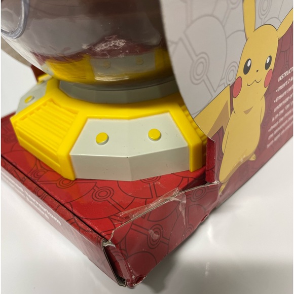 Pokemon Pikachu Illuminated Terrarium - Picture 6 of 7